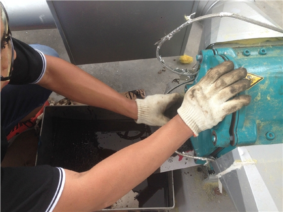 羅德售后人員為客戶提供周到的售后服務 羅德售后人員為客戶提供周到的售后服務