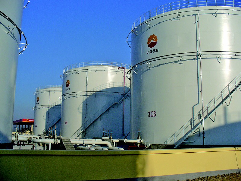 國際油價的低迷使中國的原油儲備大幅增加，如何進行原油粗放型處理是亟需解決的問題。